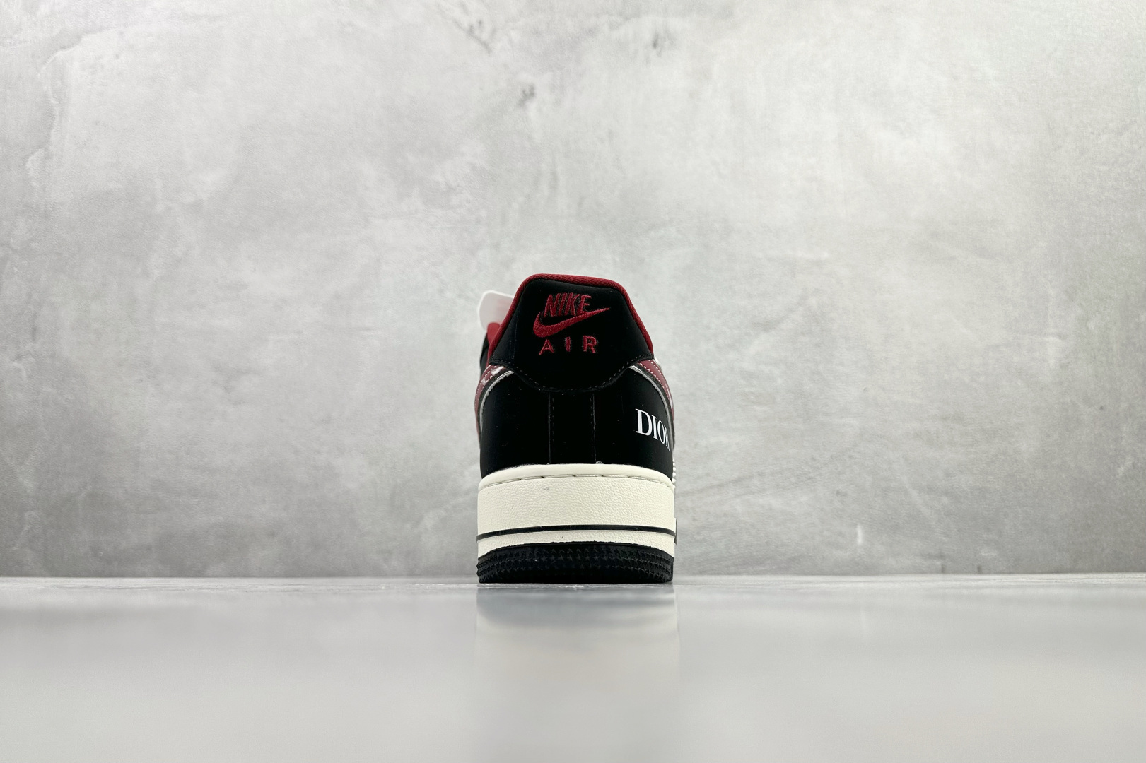 Nike AIR FORCE 1'07 LX DIOR 联名 黑红 SY1388-029 Nike AIR FORCE 1'07 LX DIOR 联名 黑红 SY1388-029
