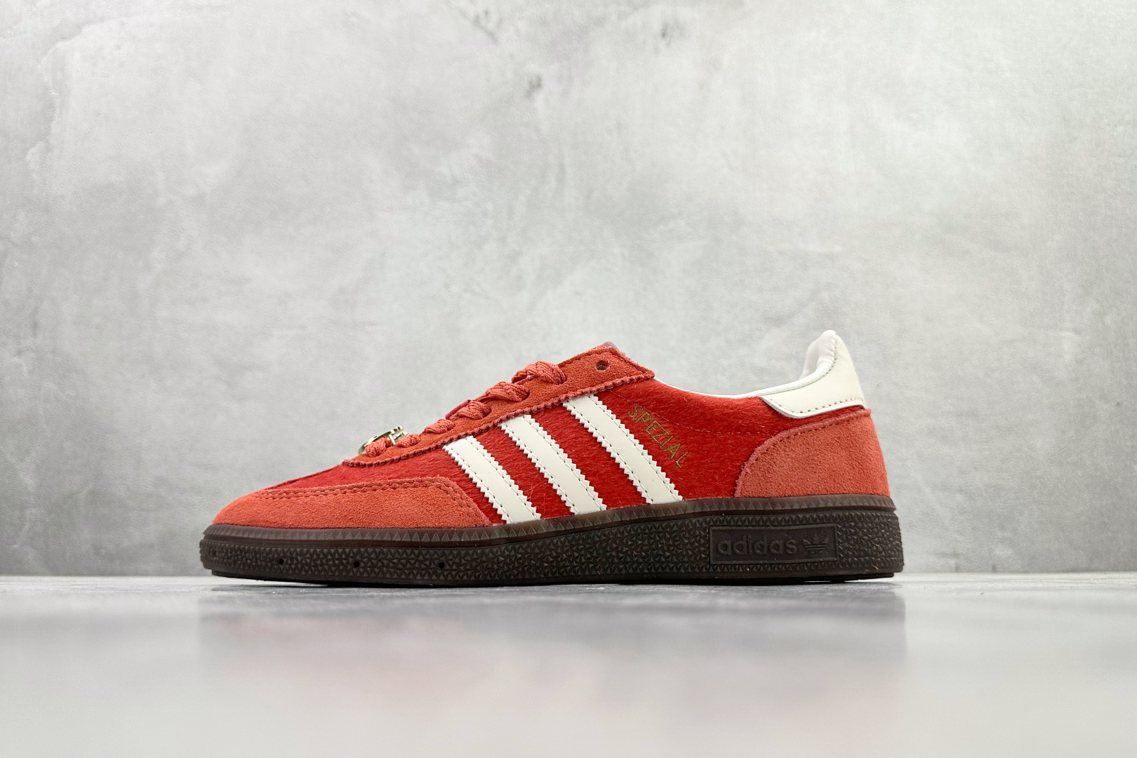 出口订单 adidas originals HANDBALL SPEZIAL CNY新年款 马年限定 红色 KJ6299 出口订单 adidas originals HANDBALL SPEZIAL CNY新年款 马年限定 红色 KJ6299