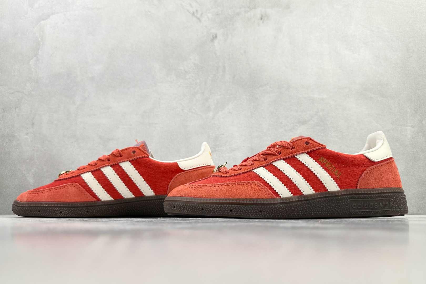 出口订单 adidas originals HANDBALL SPEZIAL CNY新年款 马年限定 红色 KJ6299 出口订单 adidas originals HANDBALL SPEZIAL CNY新年款 马年限定 红色 KJ6299
