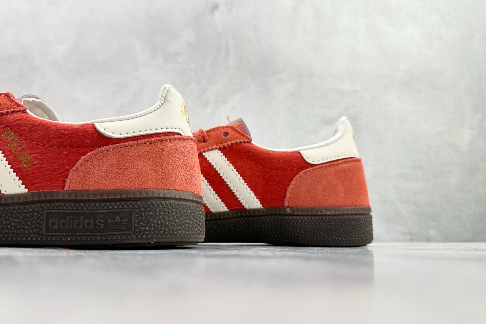 出口订单 adidas originals HANDBALL SPEZIAL CNY新年款 马年限定 红色 KJ6299 出口订单 adidas originals HANDBALL SPEZIAL CNY新年款 马年限定 红色 KJ6299