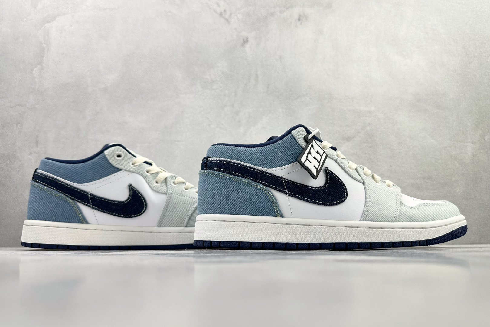 平台爆款 Jordan Air Jordan 1 Low SE 白蓝色 IH0648-141 平台爆款 Jordan Air Jordan 1 Low SE 白蓝色 IH0648-141