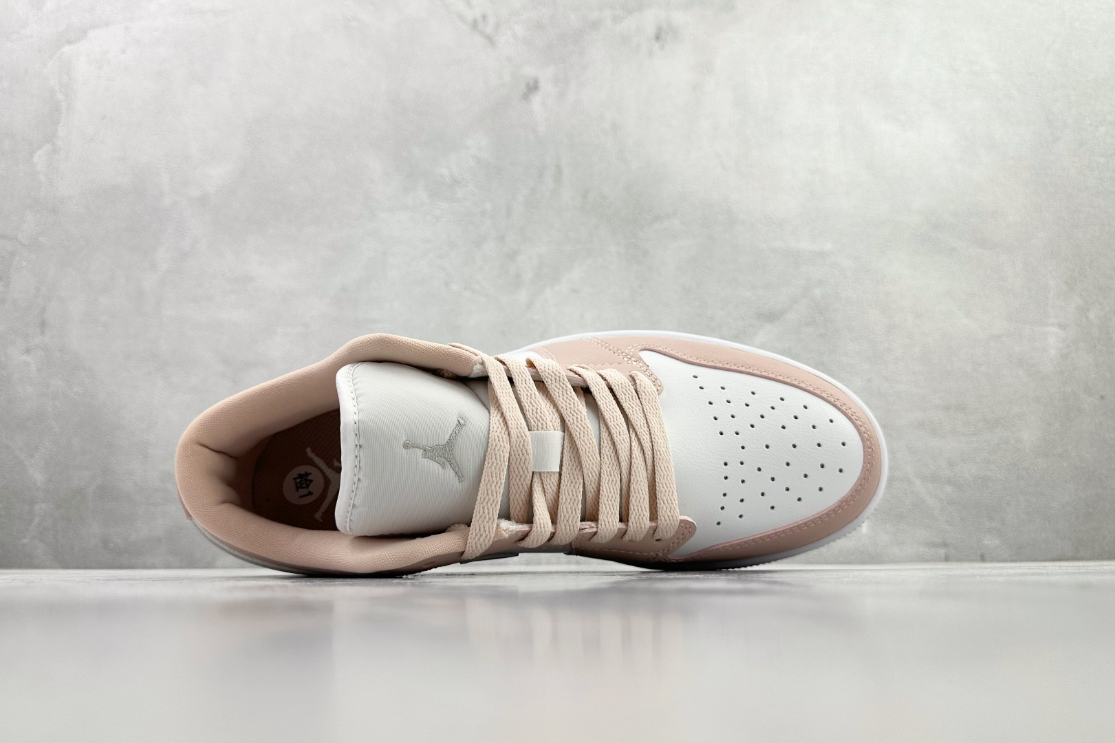 平台爆款 Jordan Air Jordan 1 Low 粉白 DC0774-120 平台爆款 Jordan Air Jordan 1 Low 粉白 DC0774-120