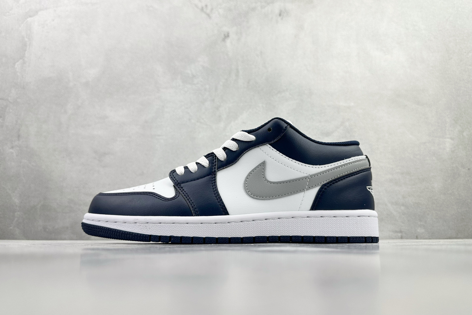 平台爆款 Jordan Air Jordan 1 白蓝 553558-141 平台爆款 Jordan Air Jordan 1 白蓝 553558-141