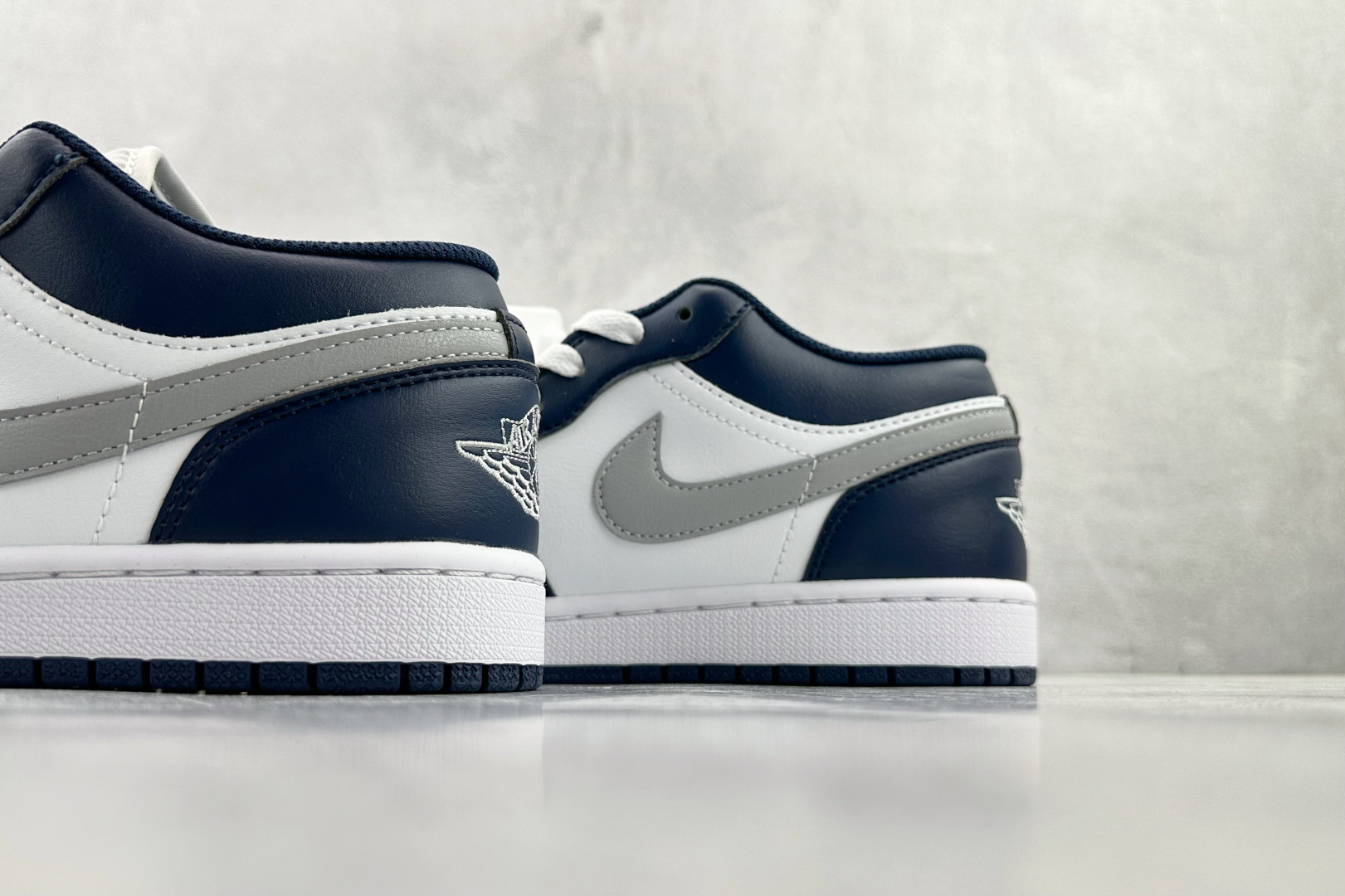 平台爆款 Jordan Air Jordan 1 白蓝 553558-141 平台爆款 Jordan Air Jordan 1 白蓝 553558-141
