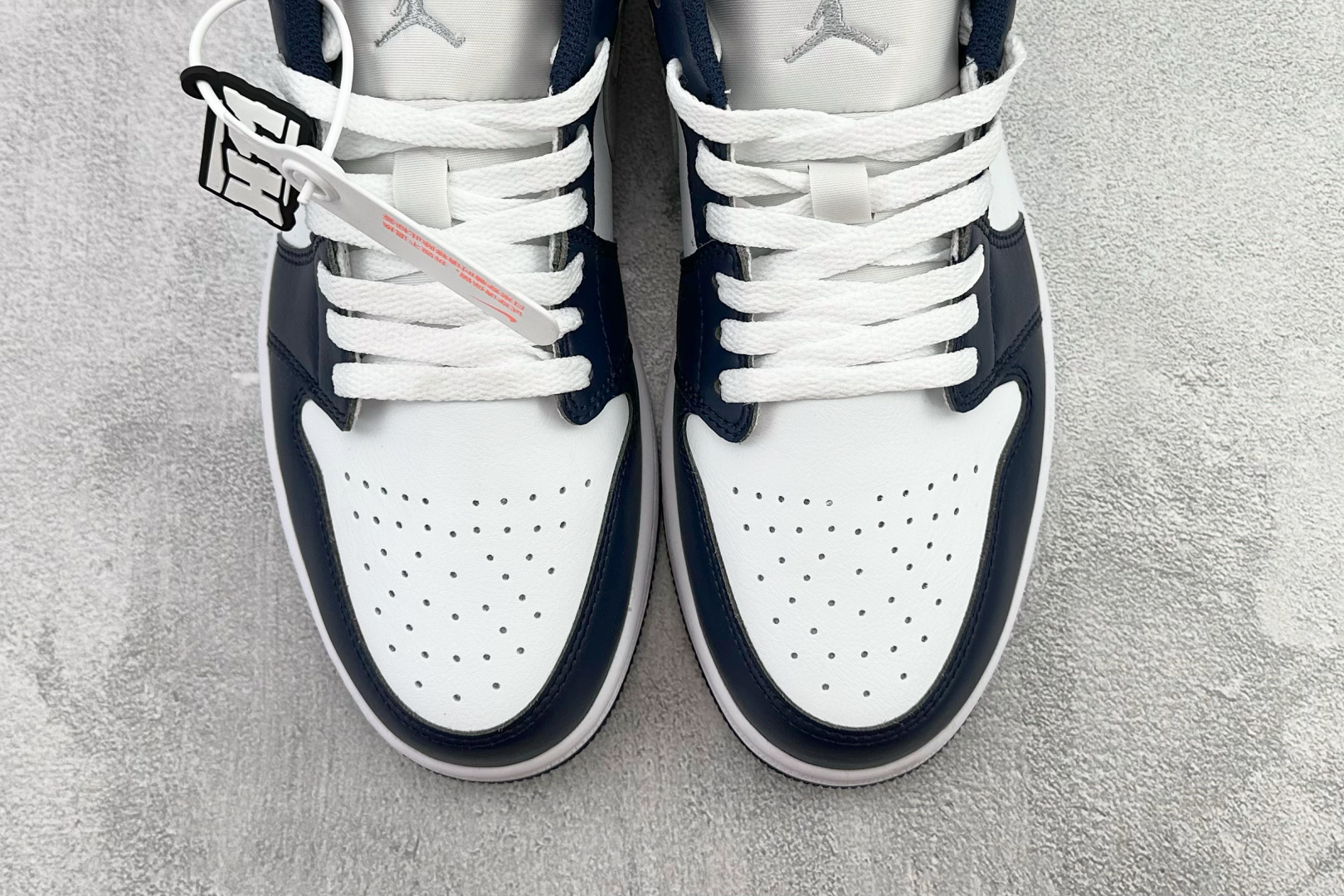 平台爆款 Jordan Air Jordan 1 白蓝 553558-141 平台爆款 Jordan Air Jordan 1 白蓝 553558-141