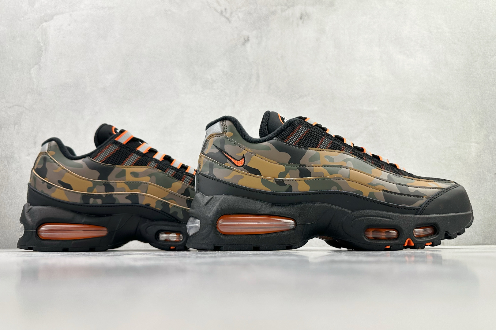 顶级完美复刻 Nike Air 95 黑褐色 HQ1973-001 顶级完美复刻 Nike Air 95 黑褐色 HQ1973-001
