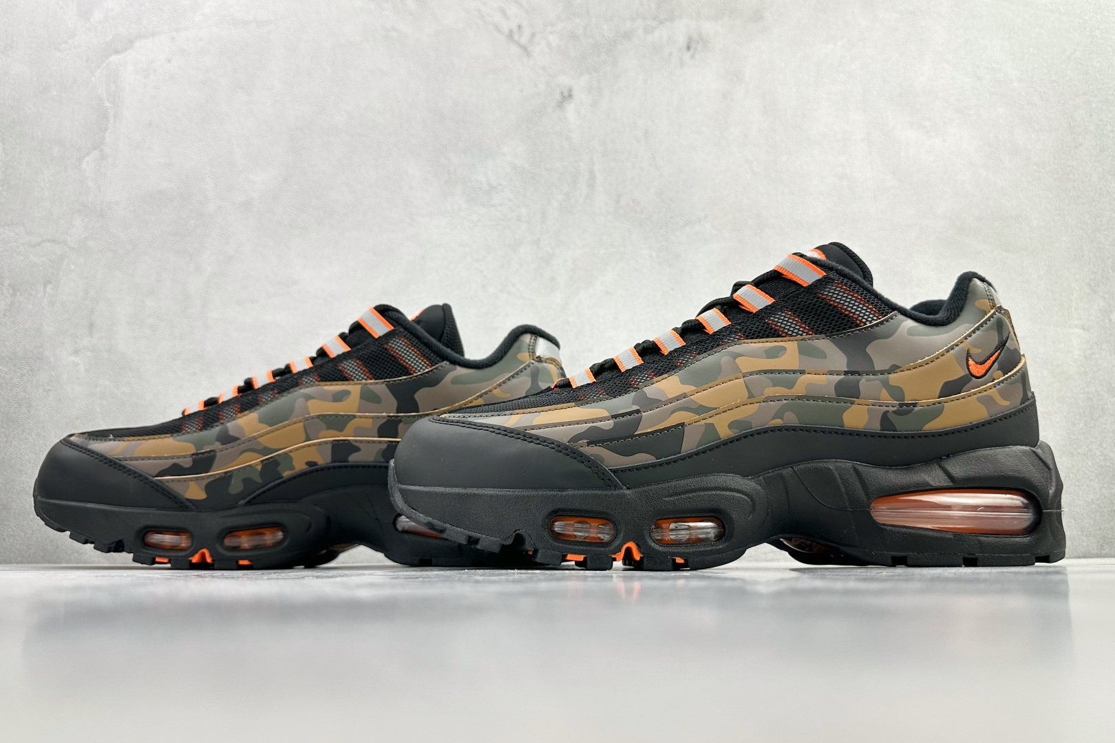 顶级完美复刻 Nike Air 95 黑褐色 HQ1973-001 顶级完美复刻 Nike Air 95 黑褐色 HQ1973-001