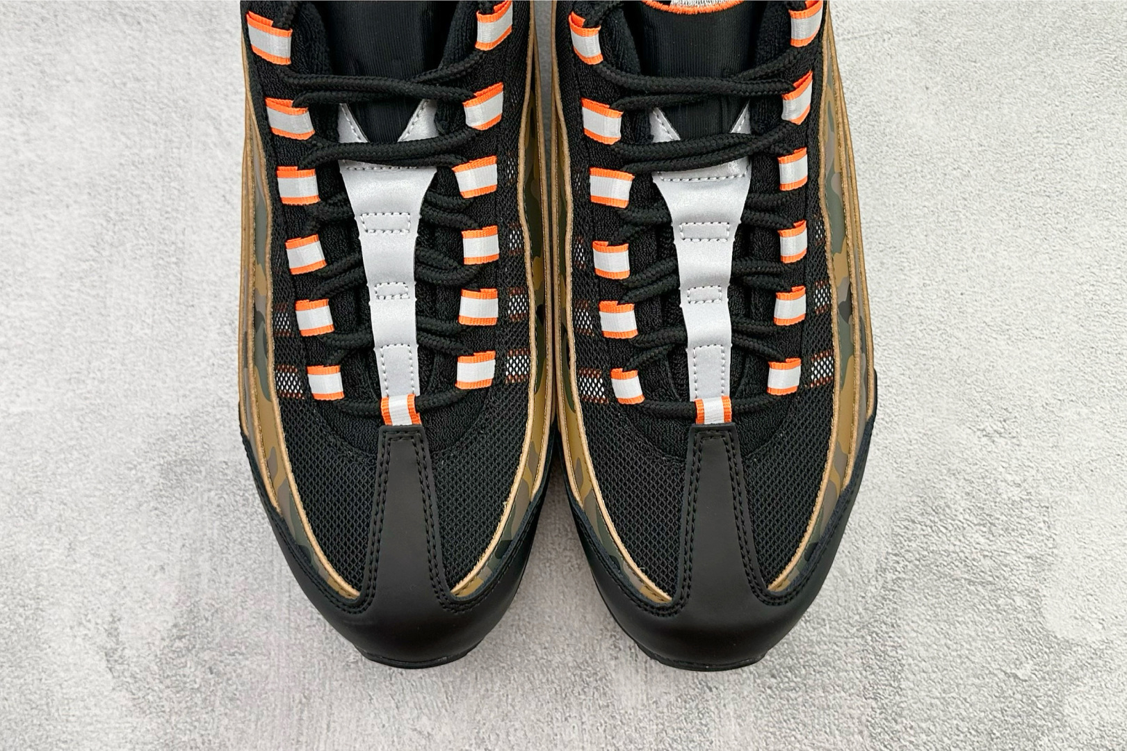 顶级完美复刻 Nike Air 95 黑褐色 HQ1973-001 顶级完美复刻 Nike Air 95 黑褐色 HQ1973-001