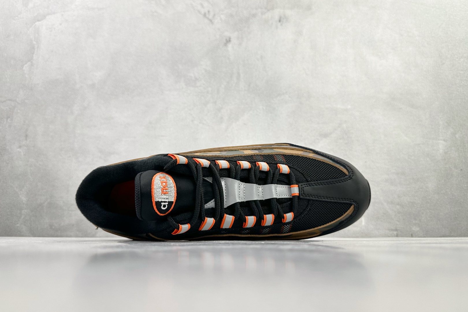 顶级完美复刻 Nike Air 95 黑褐色 HQ1973-001 顶级完美复刻 Nike Air 95 黑褐色 HQ1973-001