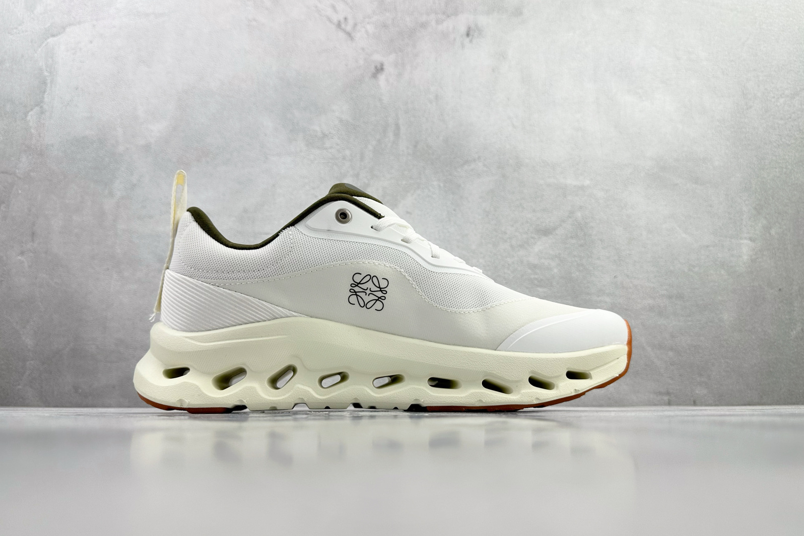 180 LOEWE x On昂跑 Cloudtilt 2 白绿 3ME1069-Chinese UA Cheap High Quatity Brand Clothes Bags handbags Sneakers wholesale wholesaler seller from China Factory suppliers Fashion Clothing Shoes best Quality Beautiful Price 180 LOEWE x On昂跑 Cloudtilt 2 白绿 3ME1069