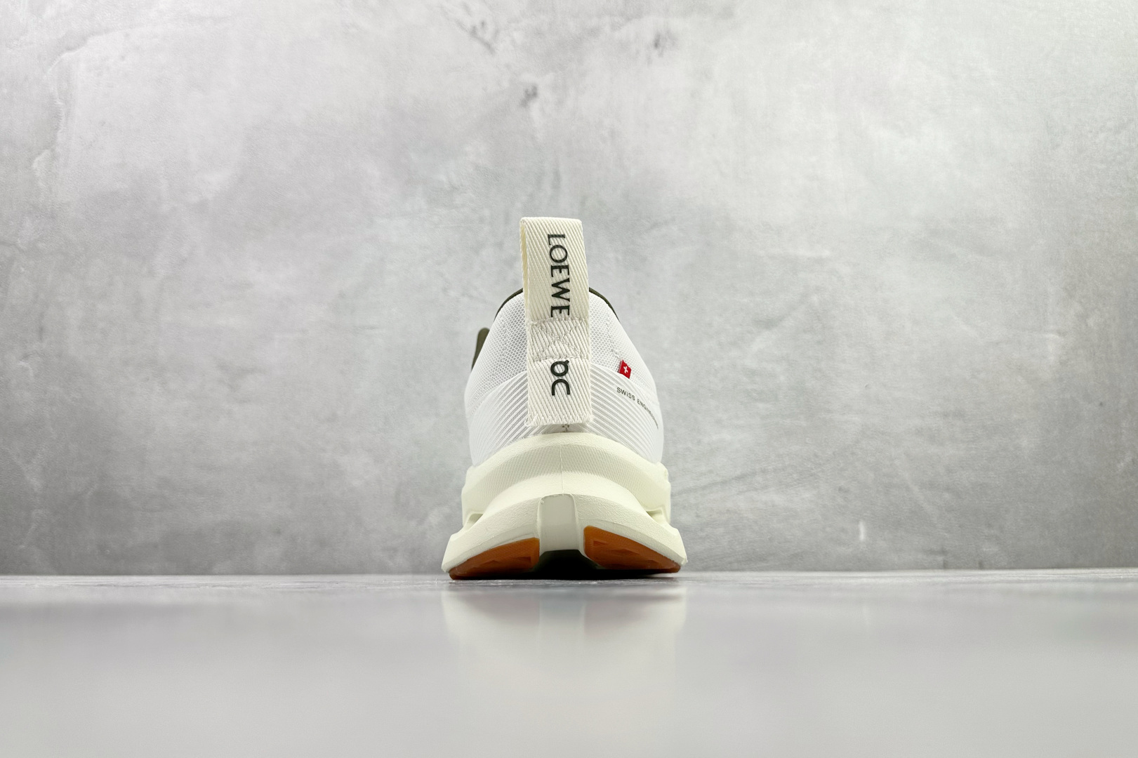 180 LOEWE x On昂跑 Cloudtilt 2 白绿 3ME1069-Chinese UA Cheap High Quatity Brand Clothes Bags handbags Sneakers wholesale wholesaler seller from China Factory suppliers Fashion Clothing Shoes best Quality Beautiful Price 180 LOEWE x On昂跑 Cloudtilt 2 白绿 3ME1069