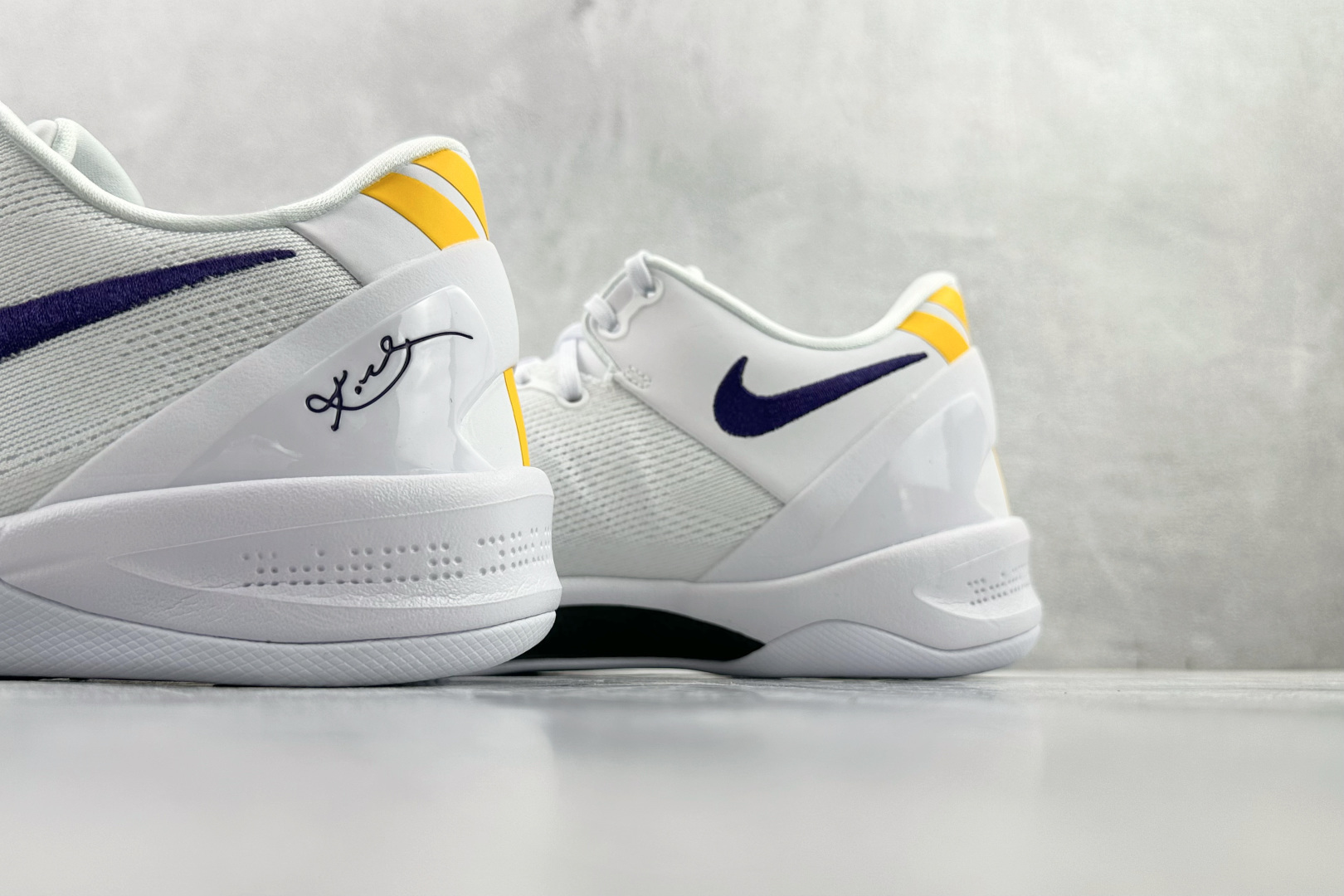 Best Nike Kobe 8 Protro 白色货号：HF9550-100尺码：36 36.5 37