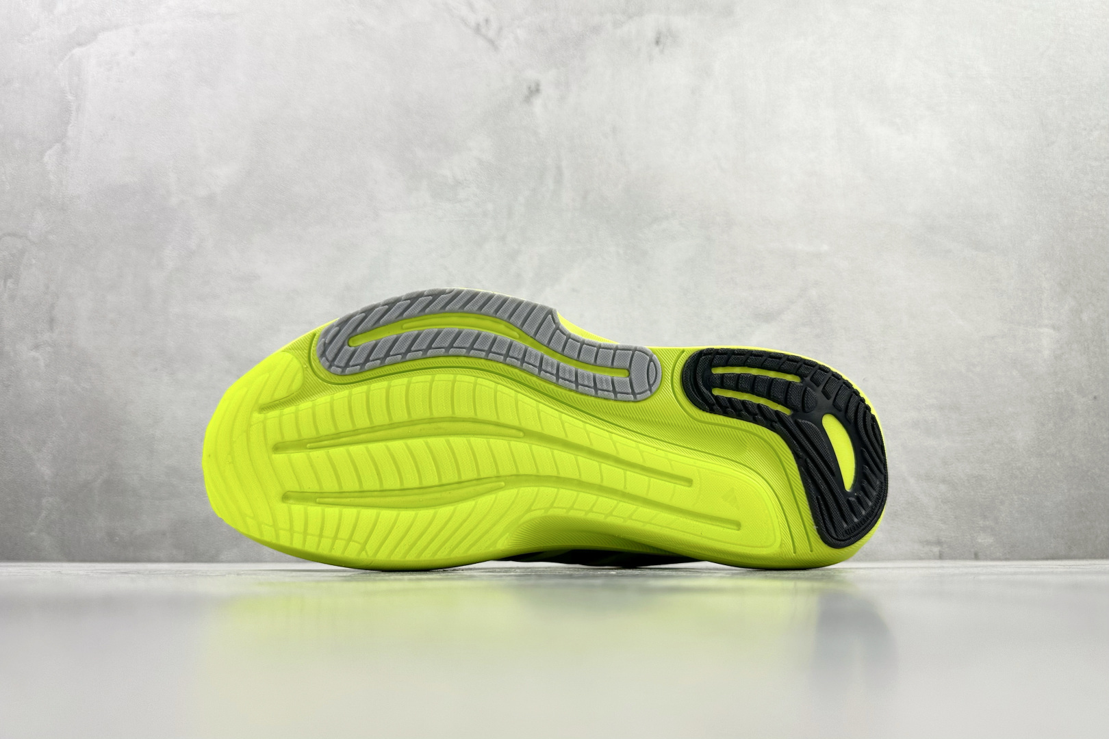 出口订单 Adidas Supernova Solution 3 M 绿色 KK1207 出口订单 Adidas Supernova Solution 3 M 绿色 KK1207