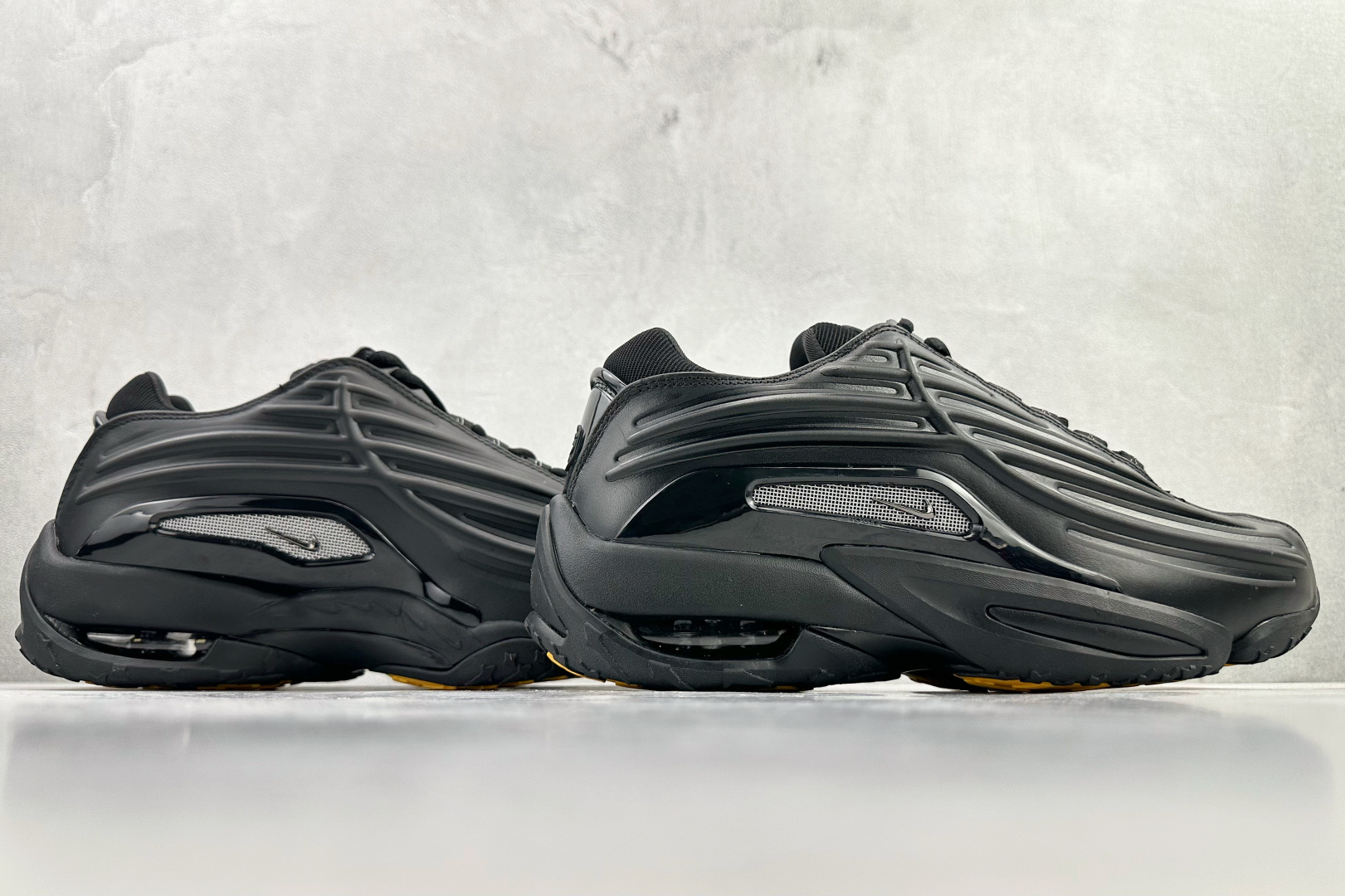 原版开发 NOCTA x Nike Hot Step 2 “Black/Gunmetal” 黑色 DZ7293-001 原版开发 NOCTA x Nike Hot Step 2 “Black/Gunmetal” 黑色 DZ7293-001
