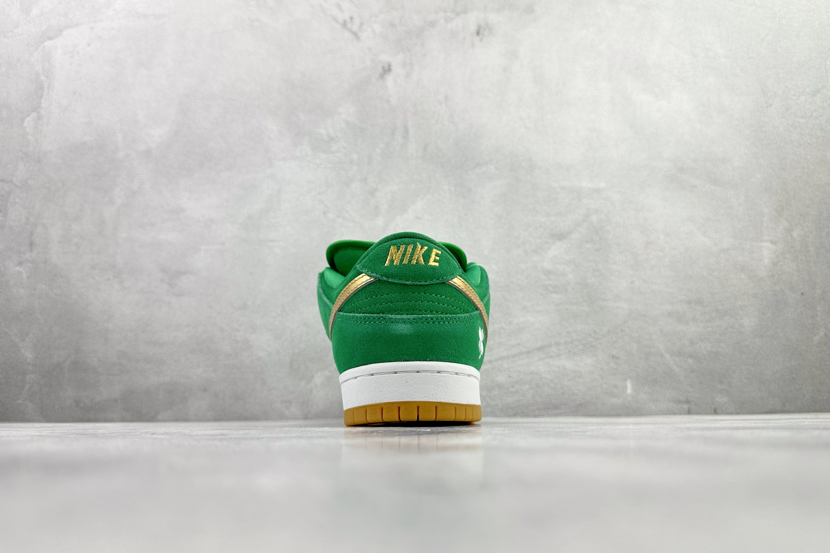 260 Nike Dunk SB SB Pro ”Shamrock” 绿色 BQ6817-303-Chinese UA Cheap High Quatity Brand Clothes Bags handbags Sneakers wholesale wholesaler seller from China Factory suppliers Fashion Clothing Shoes best Quality Beautiful Price 260 Nike Dunk SB SB Pro ”Shamrock” 绿色 BQ6817-303