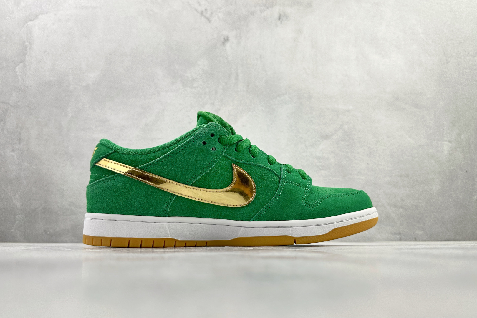 260 Nike Dunk SB SB Pro ”Shamrock” 绿色 BQ6817-303-Chinese UA Cheap High Quatity Brand Clothes Bags handbags Sneakers wholesale wholesaler seller from China Factory suppliers Fashion Clothing Shoes best Quality Beautiful Price 260 Nike Dunk SB SB Pro ”Shamrock” 绿色 BQ6817-303