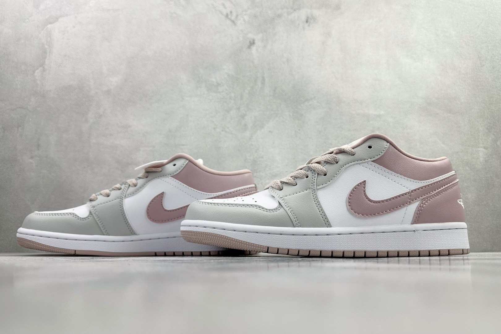 平台爆款 Jordan Air Jordan 1 粉白 DC0774-606 平台爆款 Jordan Air Jordan 1 粉白 DC0774-606