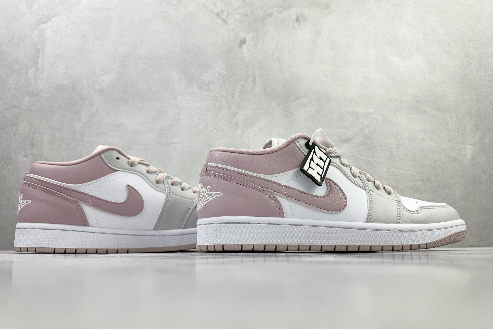 平台爆款 Jordan Air Jordan 1 粉白 DC0774-606 平台爆款 Jordan Air Jordan 1 粉白 DC0774-606