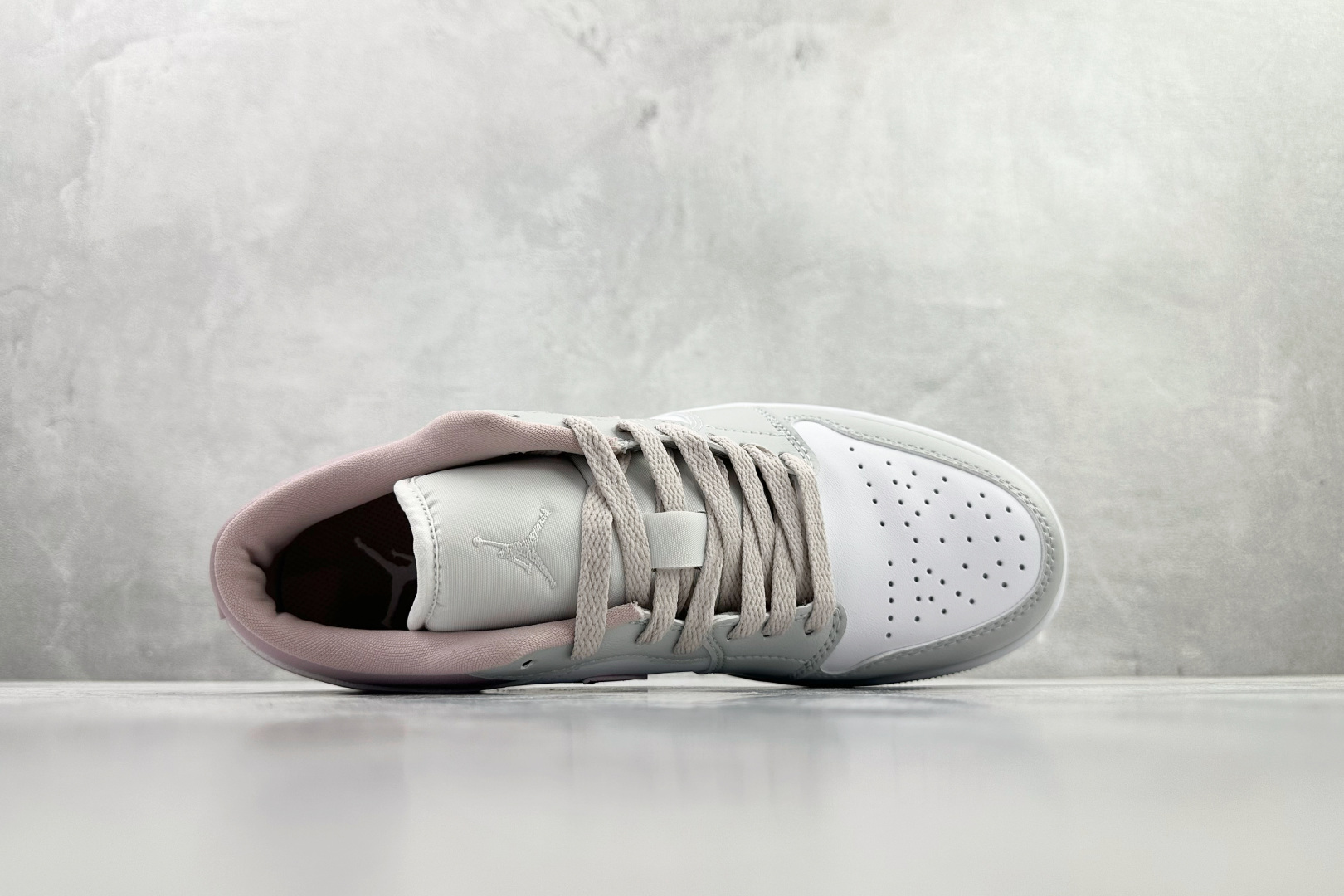 平台爆款 Jordan Air Jordan 1 粉白 DC0774-606 平台爆款 Jordan Air Jordan 1 粉白 DC0774-606
