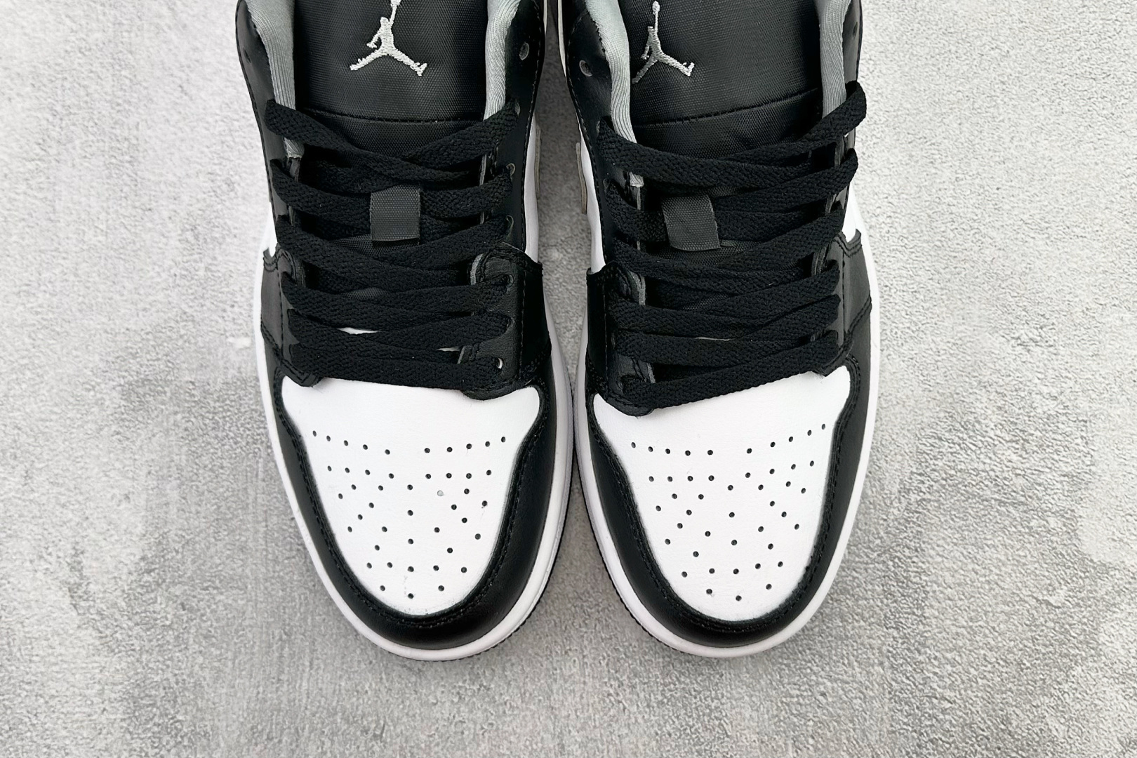 平台爆款 Jordan Air Jordan 1 low ”shadow” 黑白灰 553558-040 平台爆款 Jordan Air Jordan 1 low ”shadow” 黑白灰 553558-040