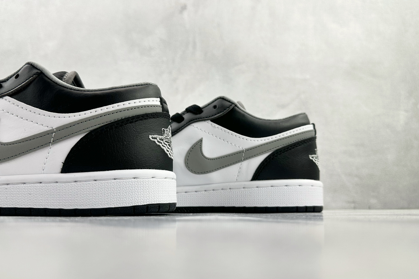 平台爆款 Jordan Air Jordan 1 low ”shadow” 黑白灰 553558-040 平台爆款 Jordan Air Jordan 1 low ”shadow” 黑白灰 553558-040