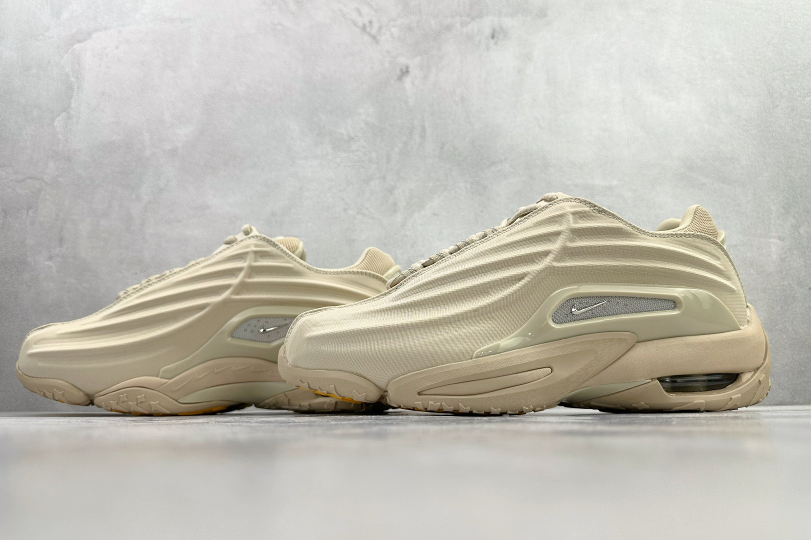 原版开发 NOCTA x Nike Hot Step 2 米色 DZ7293-200 原版开发 NOCTA x Nike Hot Step 2 米色 DZ7293-200