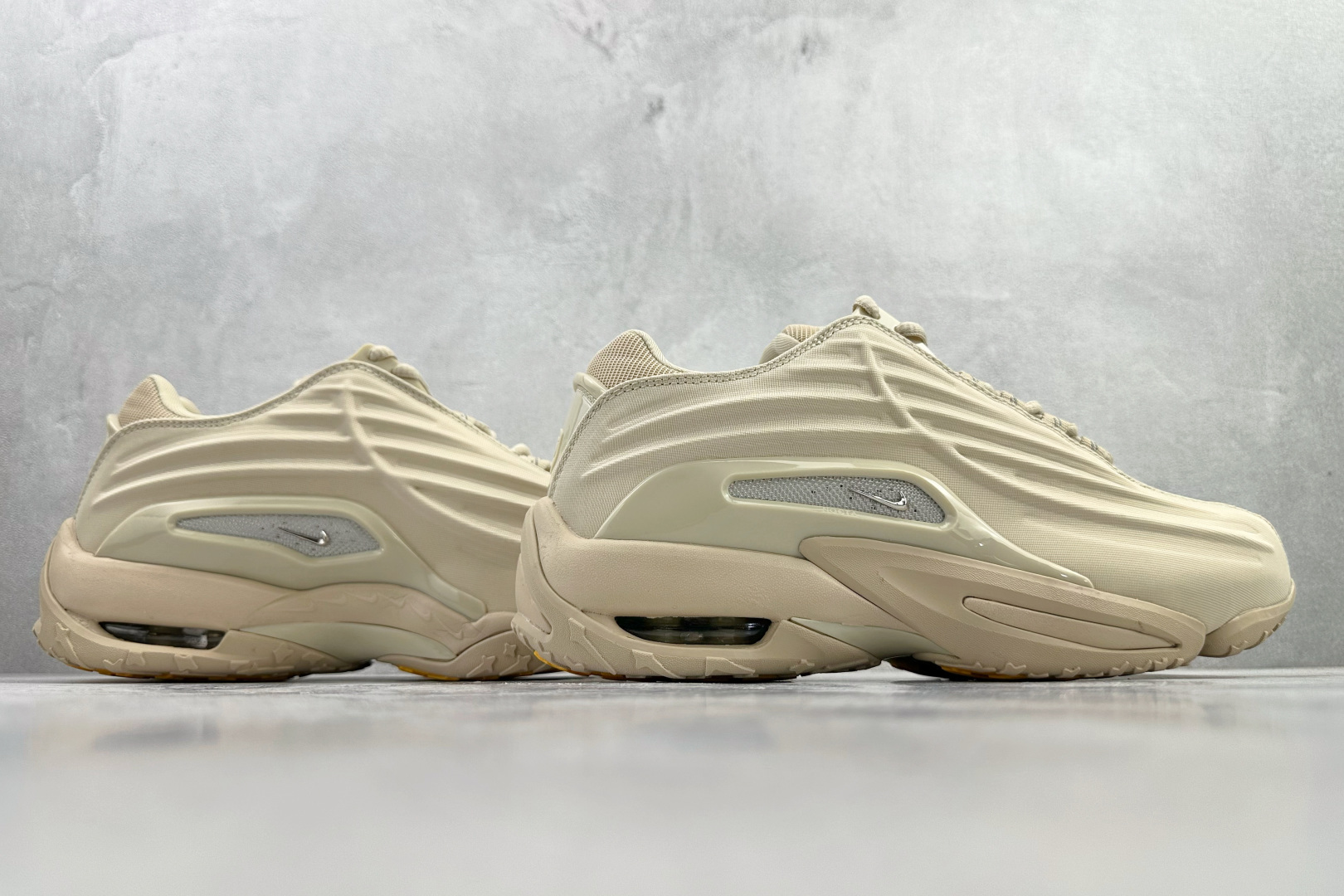 原版开发 NOCTA x Nike Hot Step 2 米色 DZ7293-200 原版开发 NOCTA x Nike Hot Step 2 米色 DZ7293-200