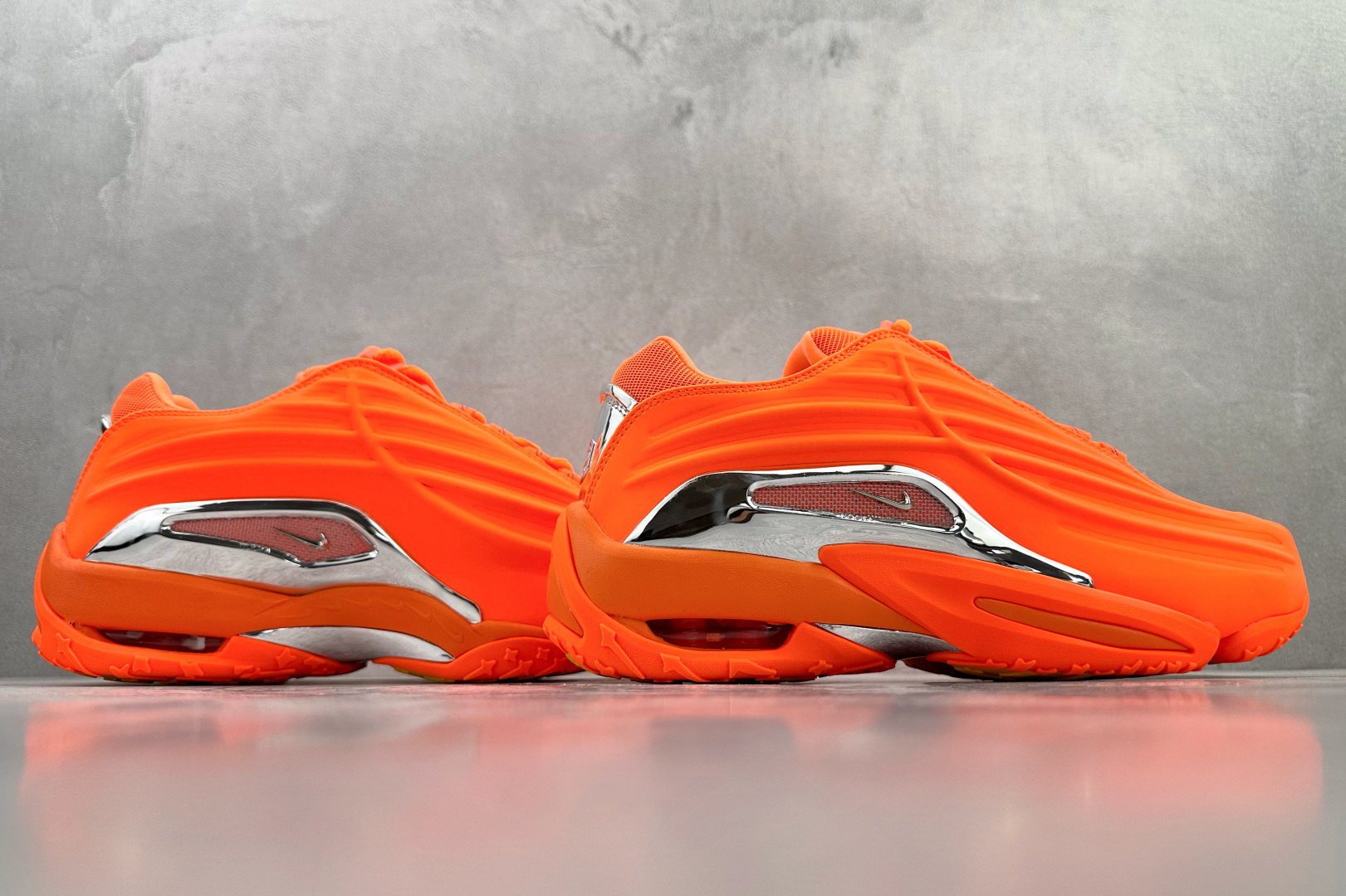 原版开发 NOCTA x Nike Hot Step Air Terra 联名款 橙色 DZ7293-800 原版开发 NOCTA x Nike Hot Step Air Terra 联名款 橙色 DZ7293-800