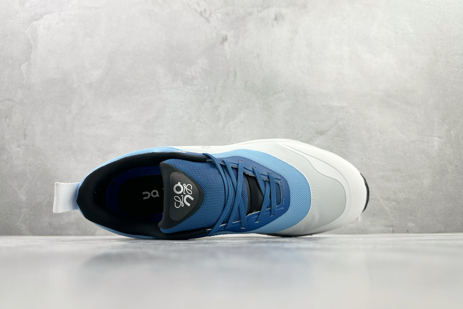 LOEWE x On昂跑 Cloudtilt 2 白蓝 3ME1069 LOEWE x On昂跑 Cloudtilt 2 白蓝 3ME1069