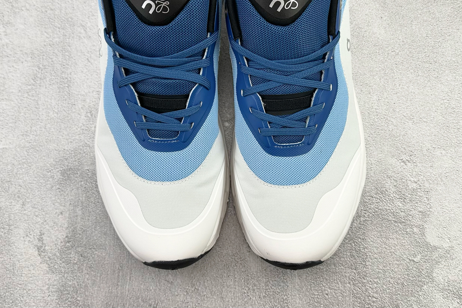LOEWE x On昂跑 Cloudtilt 2 白蓝 3ME1069 LOEWE x On昂跑 Cloudtilt 2 白蓝 3ME1069
