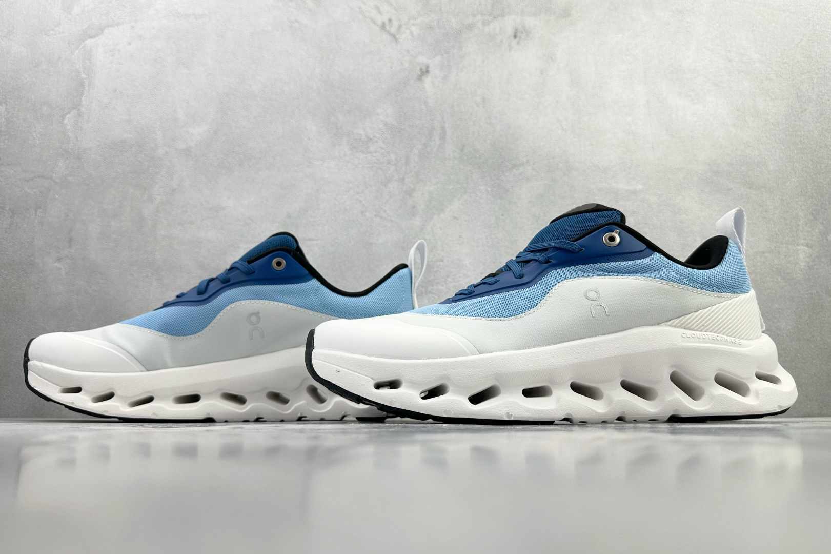 LOEWE x On昂跑 Cloudtilt 2 白蓝 3ME1069 LOEWE x On昂跑 Cloudtilt 2 白蓝 3ME1069