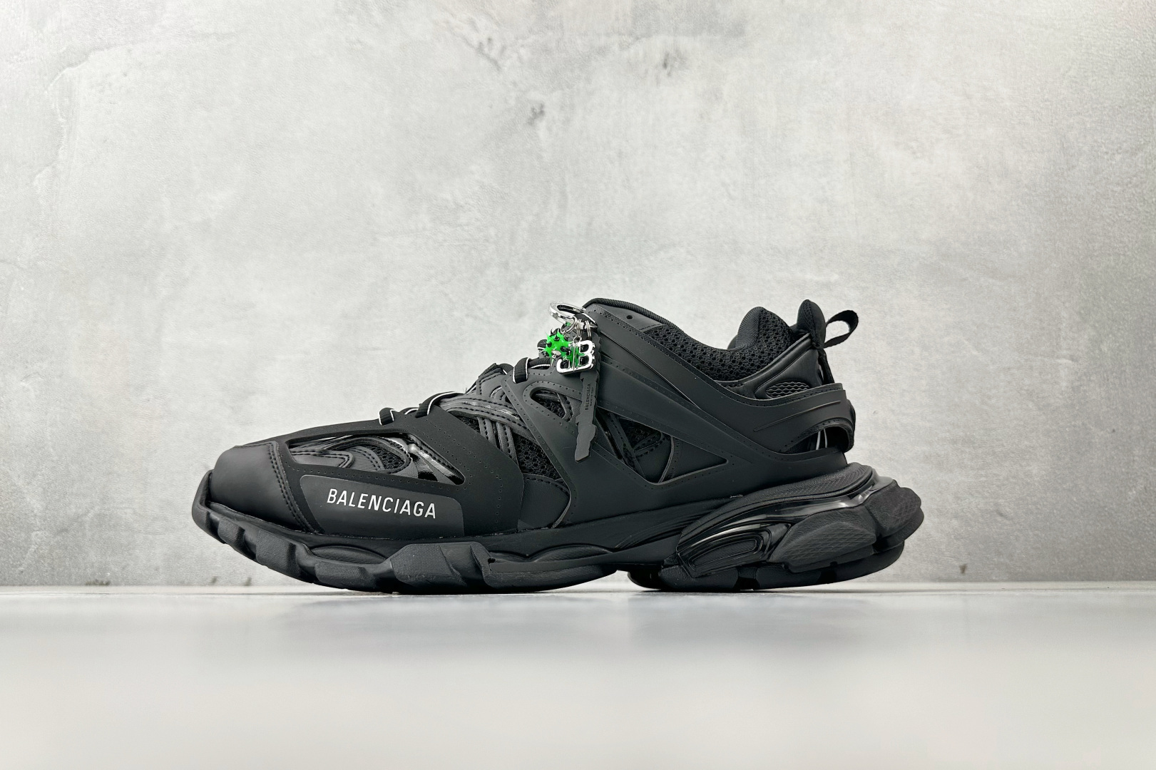 Balenciaga巴黎世家 Track 黑色 542023WTRHM Balenciaga巴黎世家 Track 黑色 542023WTRHM
