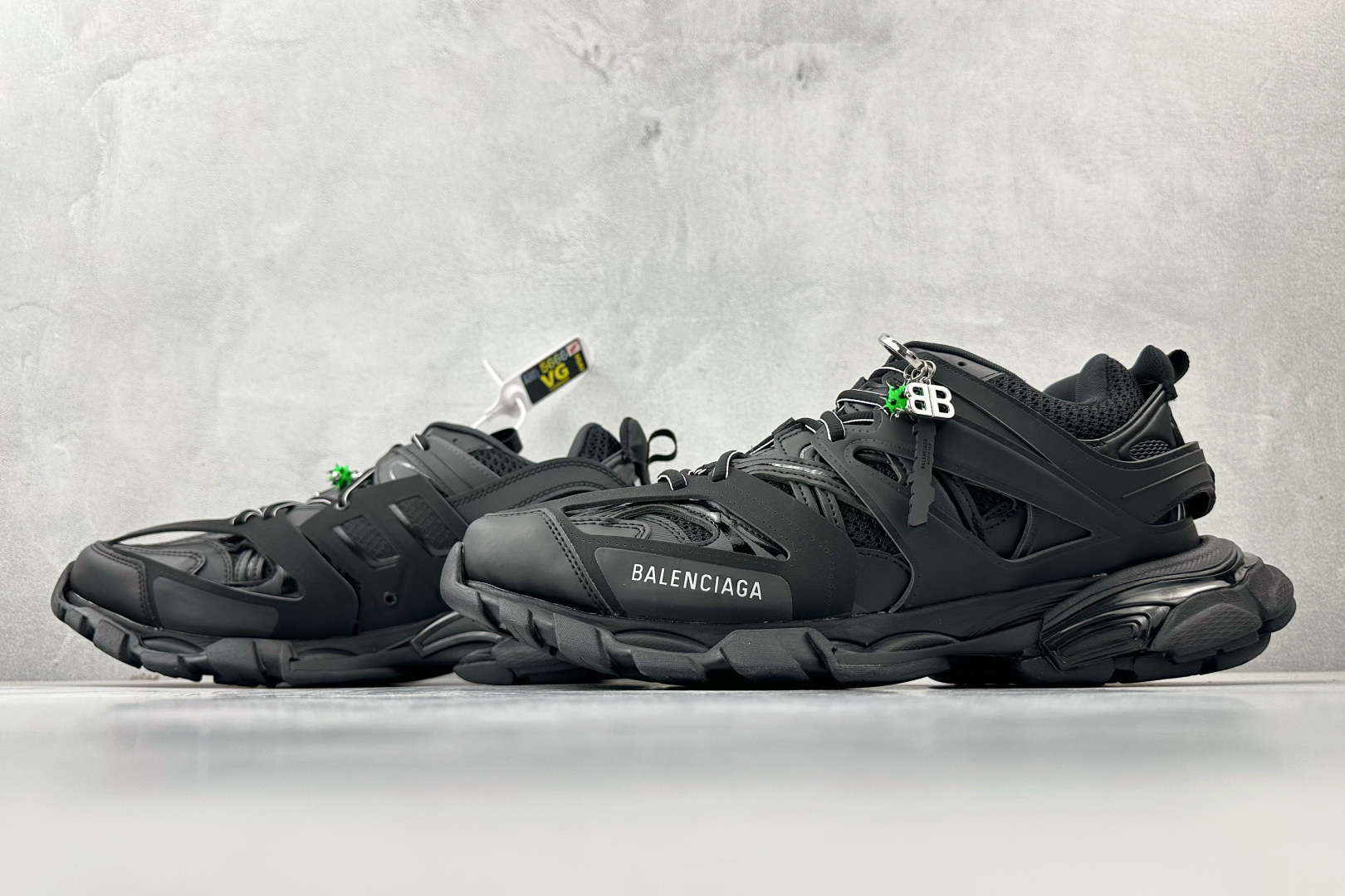 Balenciaga巴黎世家 Track 黑色 542023WTRHM Balenciaga巴黎世家 Track 黑色 542023WTRHM