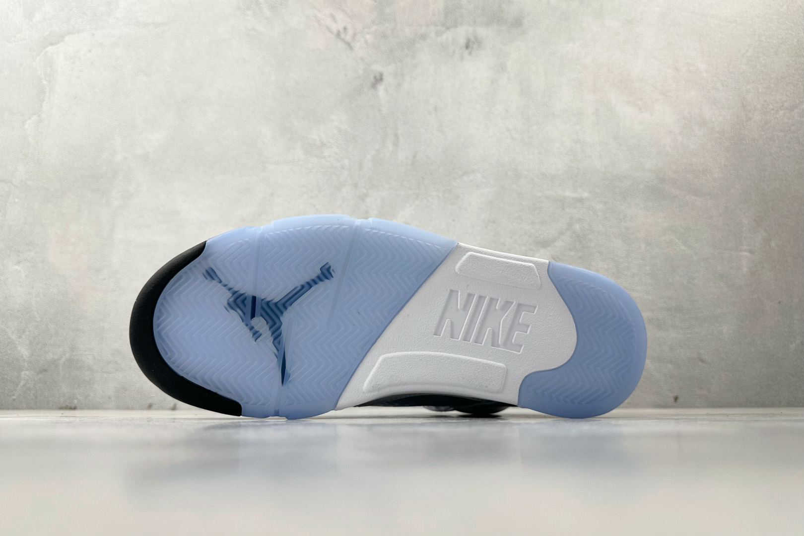 顶级Jordan Air Jordan 5 白色 HQ7978-103 顶级Jordan Air Jordan 5 白色 HQ7978-103