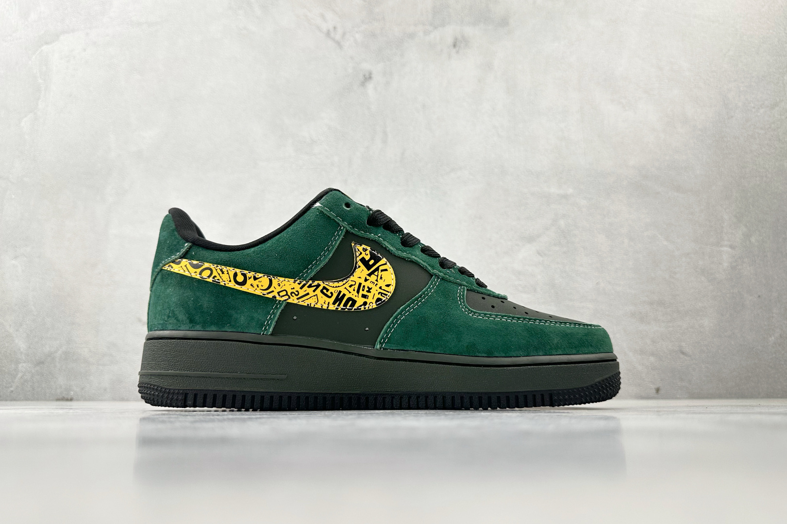 Nike AIR FORCE 1 Low 斯图西 联名 绿色 XL1979-137 Nike AIR FORCE 1 Low 斯图西 联名 绿色 XL1979-137
