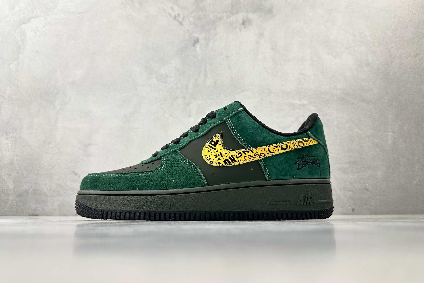 Nike AIR FORCE 1 Low 斯图西 联名 绿色 XL1979-137 Nike AIR FORCE 1 Low 斯图西 联名 绿色 XL1979-137