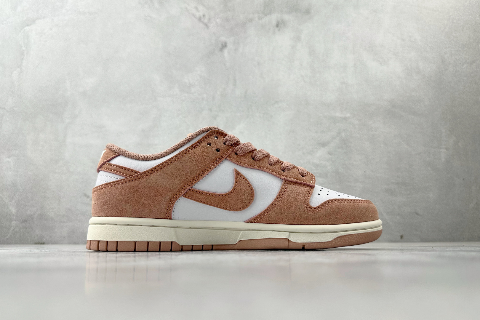 Nike Dunk Low 白粉 IB4417-102