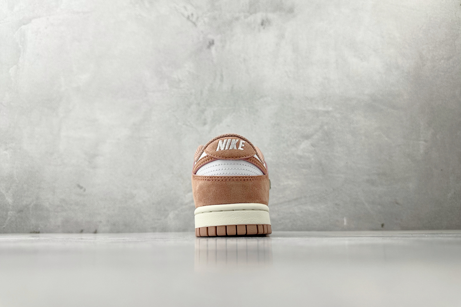Nike Dunk Low 白粉 IB4417-102