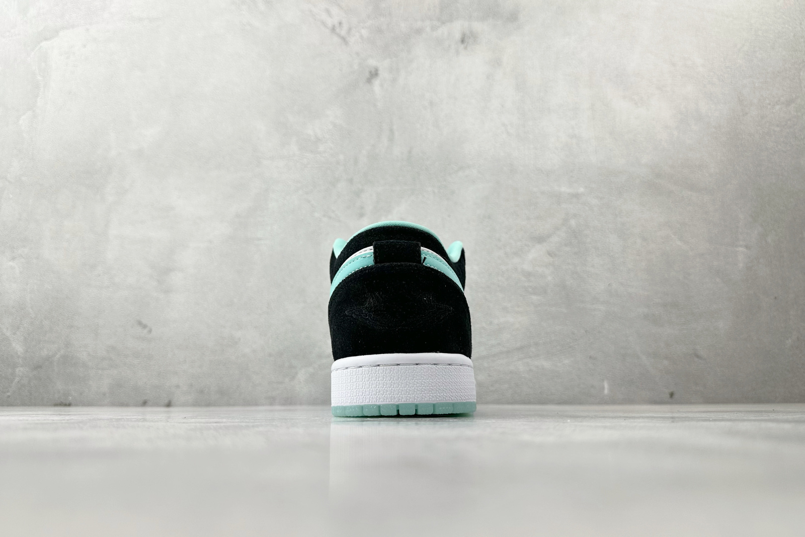 平台爆款 Jordan Air Jordan 1 郭艾伦 蒂芙尼蓝 CQ9828-131 平台爆款 Jordan Air Jordan 1 郭艾伦 蒂芙尼蓝 CQ9828-131