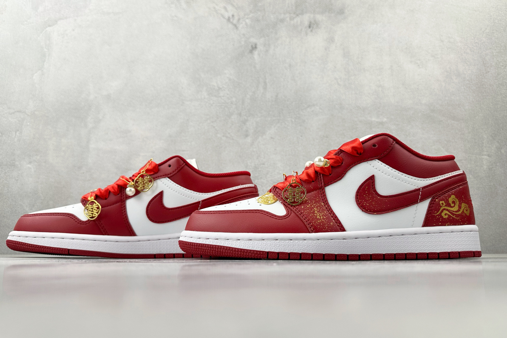 平台爆款 定制球鞋 Jordan Air Jordan 1 珠囍云阶 喜庆吉祥秀禾婚鞋 红色 553558-166 平台爆款 定制球鞋 Jordan Air Jordan 1 珠囍云阶 喜庆吉祥秀禾婚鞋 红色 553558-166