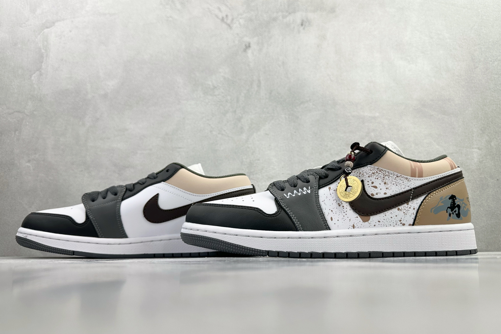 200 综合版 定制球鞋 Jordan Air Jordan 1 CNY 骏影铜章 新春 马年 黑灰 553558-152-Chinese UA Cheap High Quatity Brand Clothes Bags handbags Sneakers wholesale wholesaler seller from China Factory suppliers Fashion Clothing Shoes best Quality Beautiful Price 200 综合版 定制球鞋 Jordan Air Jordan 1 CNY 骏影铜章 新春 马年 黑灰 553558-152