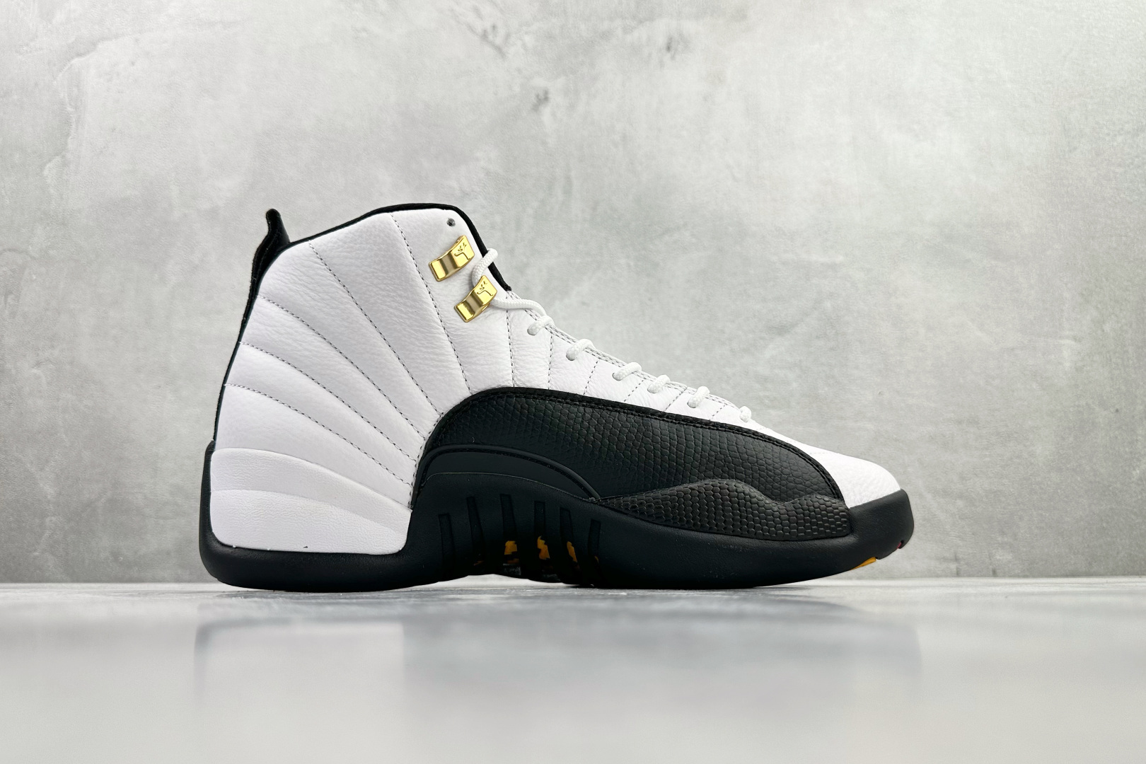 470 顶级完美复刻 Jordan Air Jordan 12 Retro Taxi白黑 CT8013-117-Chinese UA Cheap High Quatity Brand Clothes Bags handbags Sneakers wholesale wholesaler seller from China Factory suppliers Fashion Clothing Shoes best Quality Beautiful Price 470 顶级完美复刻 Jordan Air Jordan 12 Retro Taxi白黑 CT8013-117
