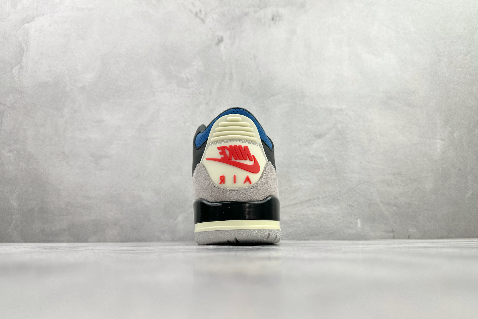 外贸专供 Jordan Air Jordan 3 Retro ”Rare Air” 黑灰红 IB8967-004 外贸专供 Jordan Air Jordan 3 Retro ”Rare Air” 黑灰红 IB8967-004