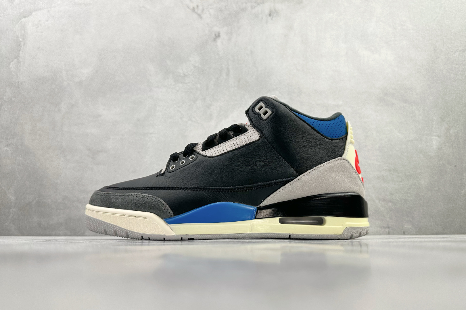 外贸专供 Jordan Air Jordan 3 Retro ”Rare Air” 黑灰红 IB8967-004 外贸专供 Jordan Air Jordan 3 Retro ”Rare Air” 黑灰红 IB8967-004