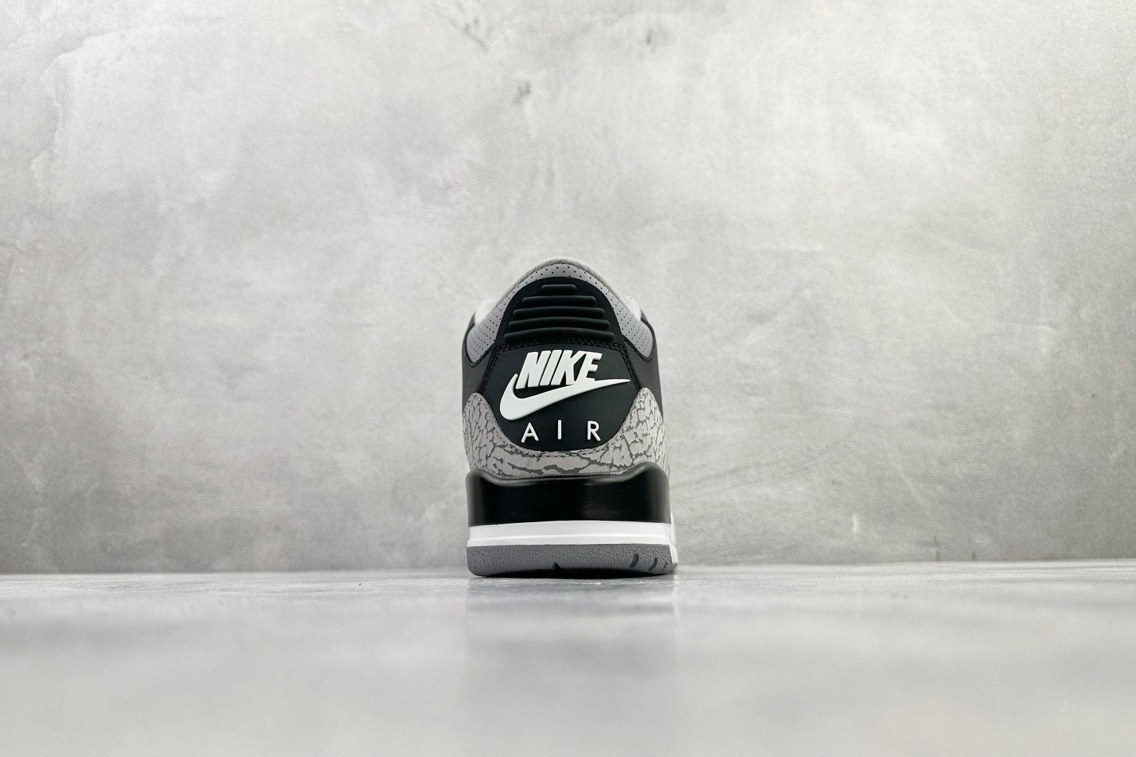 外贸专供 Jordan Air Jordan 3 Black Cement 黑色 DN3707-010 外贸专供 Jordan Air Jordan 3 Black Cement 黑色 DN3707-010