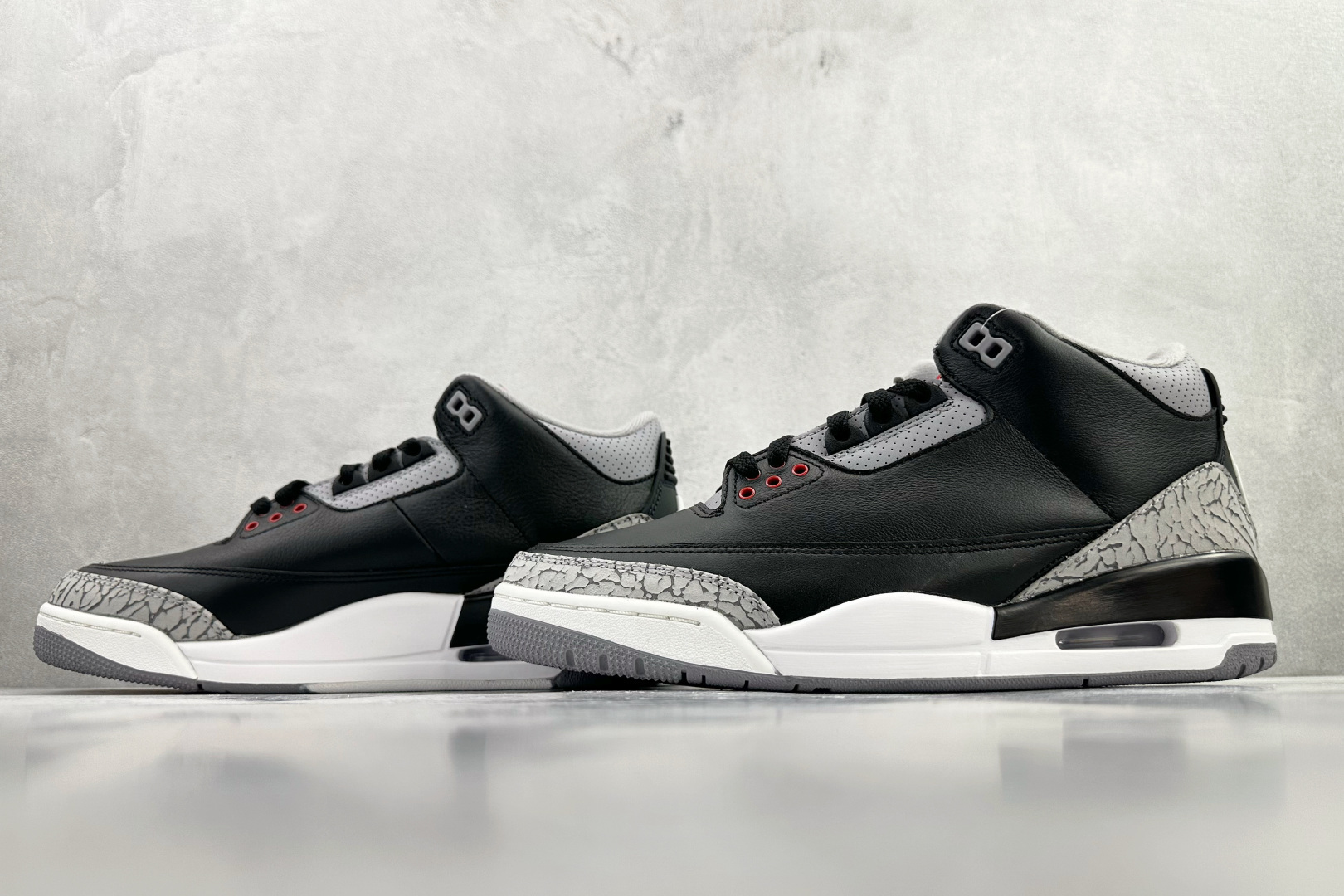 外贸专供 Jordan Air Jordan 3 Black Cement 黑色 DN3707-010 外贸专供 Jordan Air Jordan 3 Black Cement 黑色 DN3707-010