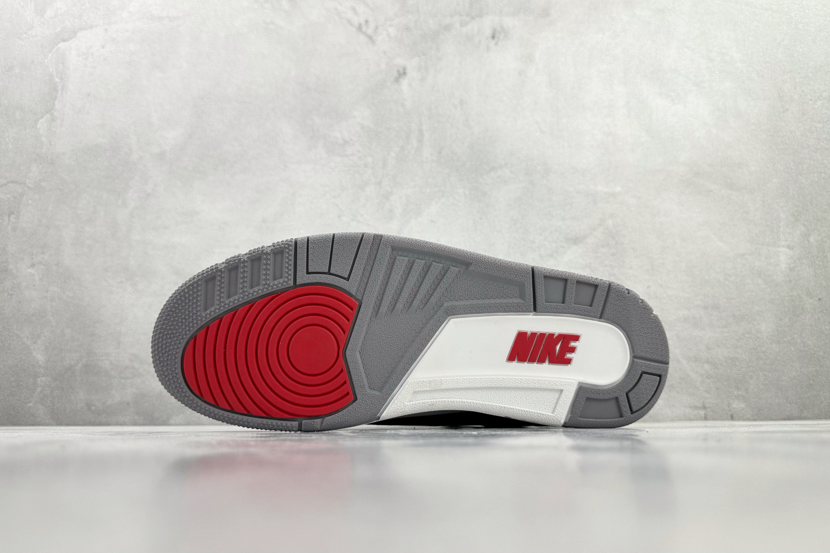 外贸专供 Jordan Air Jordan 3 Black Cement 黑色 DN3707-010 外贸专供 Jordan Air Jordan 3 Black Cement 黑色 DN3707-010