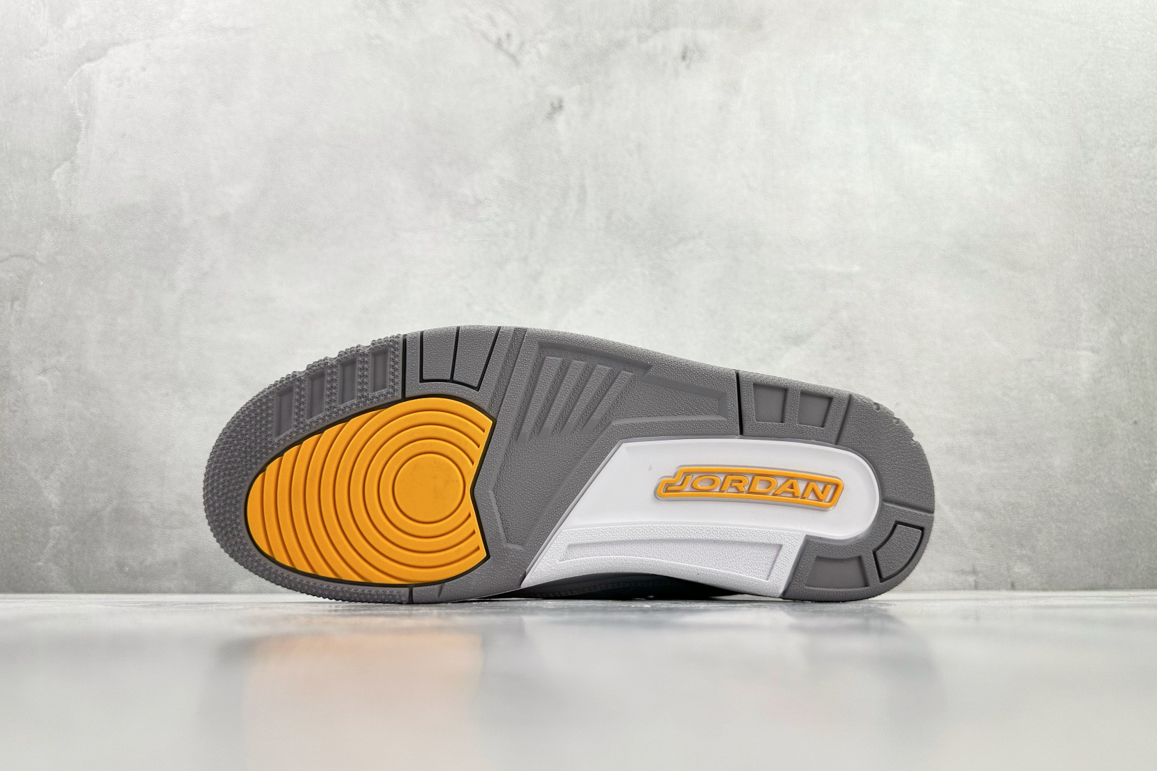420 外贸专供 Jordan Air Jordan 3 Retro 白黄紫 869802-907-Chinese UA Cheap High Quatity Brand Clothes Bags handbags Sneakers wholesale wholesaler seller from China Factory suppliers Fashion Clothing Shoes best Quality Beautiful Price 420 外贸专供 Jordan Air Jordan 3 Retro 白黄紫 869802-907