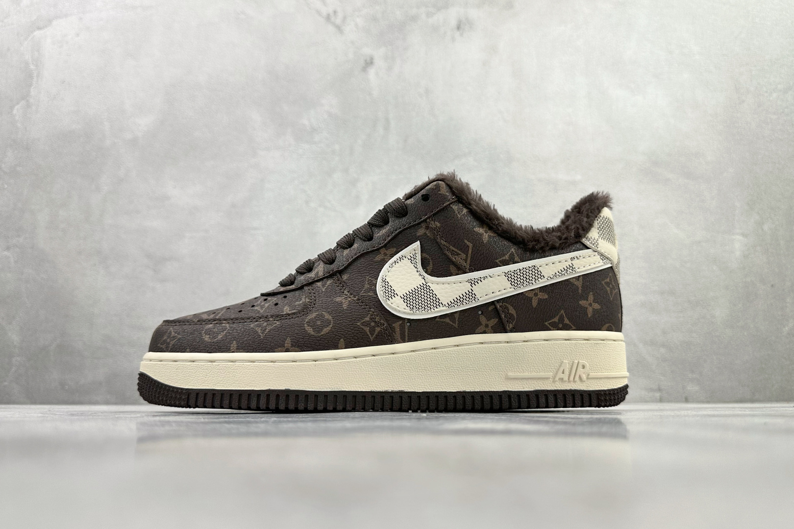 260 Nike AIR FORCE 1 Low LV 联名 棕白 XL1979-136-Chinese UA Cheap High Quatity Brand Clothes Bags handbags Sneakers wholesale wholesaler seller from China Factory suppliers Fashion Clothing Shoes best Quality Beautiful Price 260 Nike AIR FORCE 1 Low LV 联名 棕白 XL1979-136