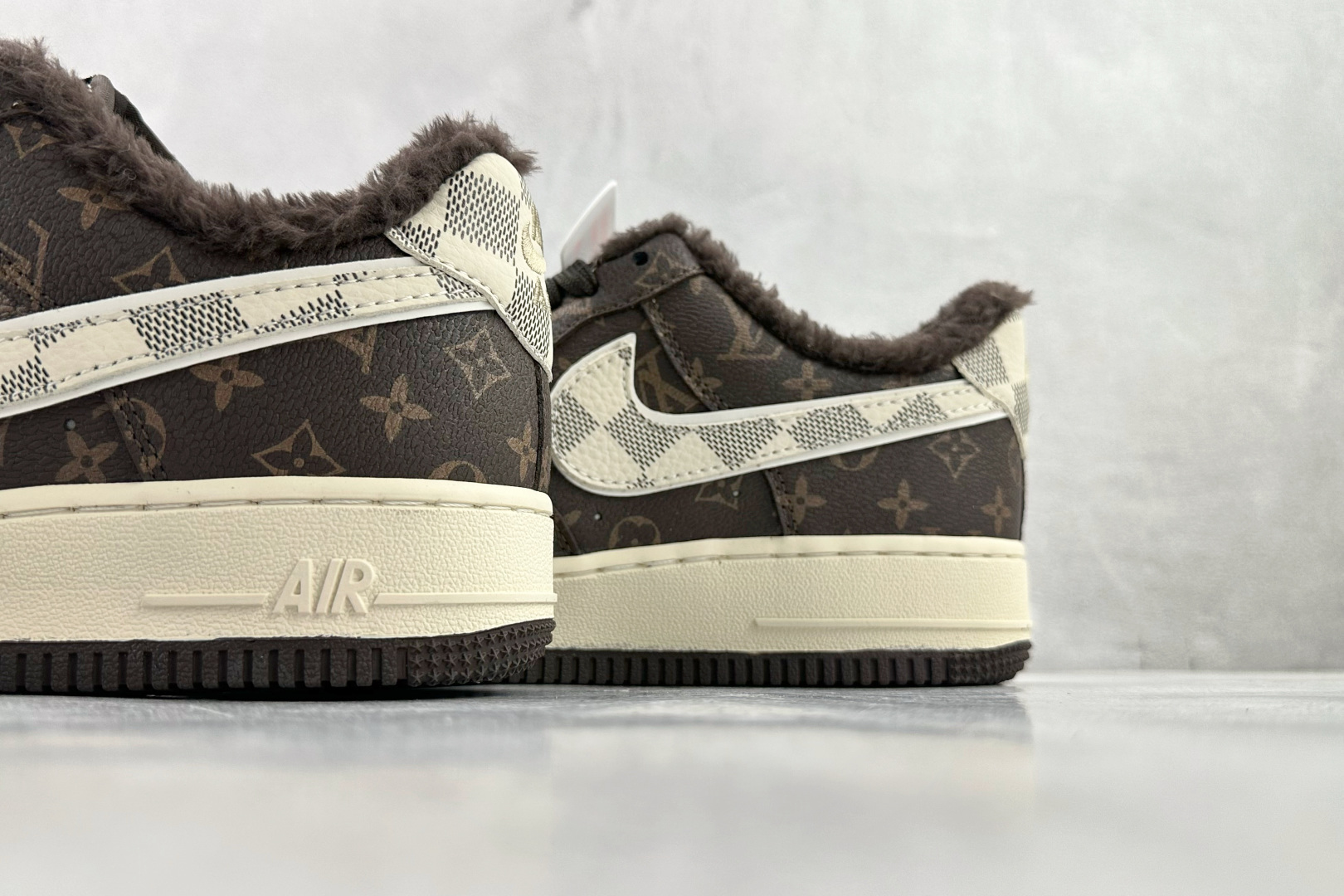 260 Nike AIR FORCE 1 Low LV 联名 棕白 XL1979-136-Chinese UA Cheap High Quatity Brand Clothes Bags handbags Sneakers wholesale wholesaler seller from China Factory suppliers Fashion Clothing Shoes best Quality Beautiful Price 260 Nike AIR FORCE 1 Low LV 联名 棕白 XL1979-136